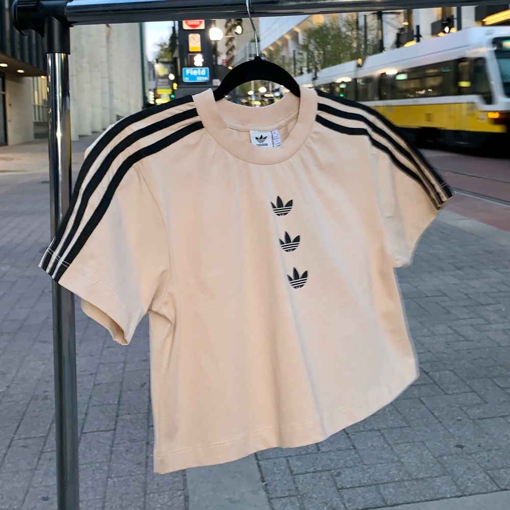 Adidas Crop Top 🔝